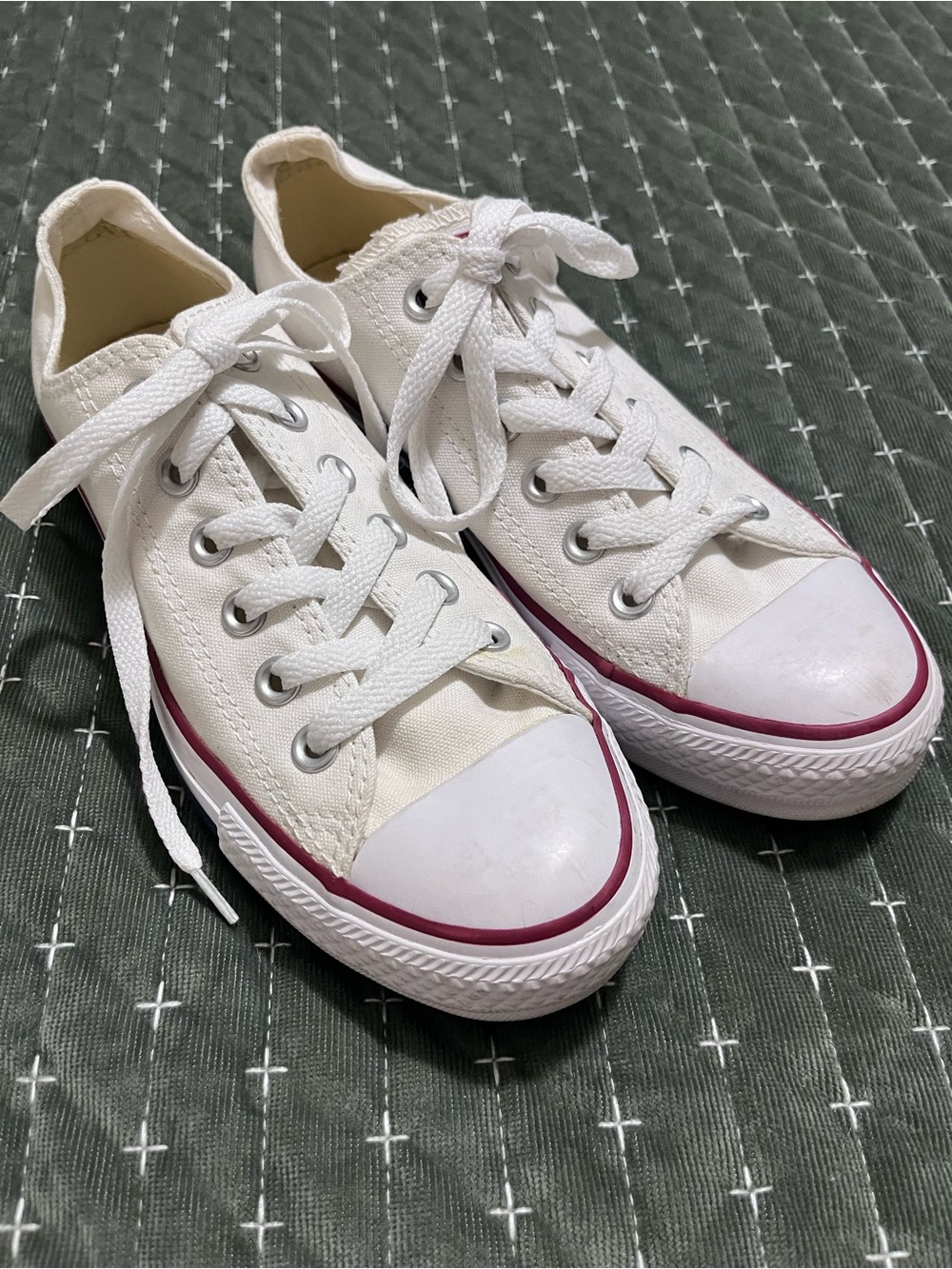 Womens White Canvas Low-Top Sneakers with Red Trim